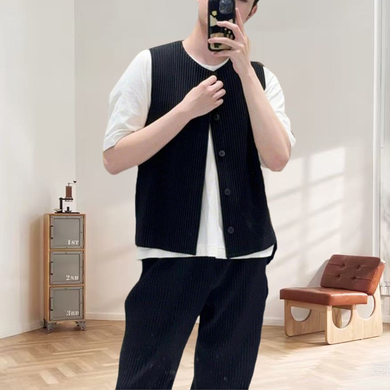 Crew Clothing Summer Jacket - Miyake Original Pleated Vest Men's Crew